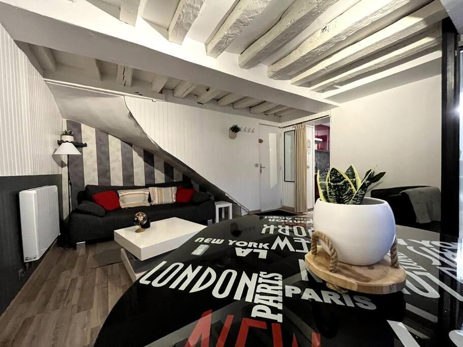 The Red And Black Retreat - Fontainebleau Center 외부 사진