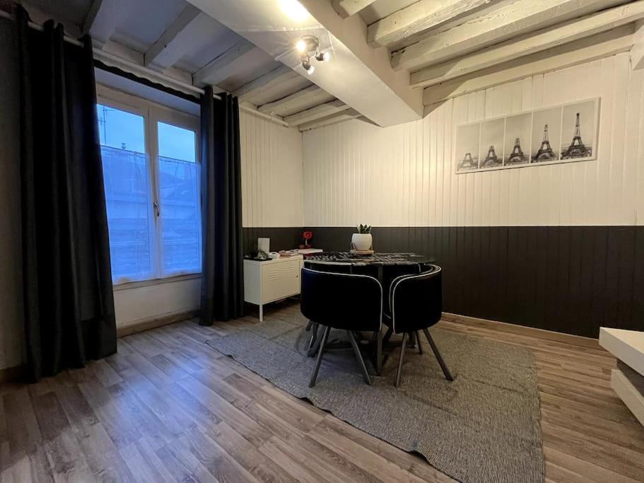 The Red And Black Retreat - Fontainebleau Center 외부 사진
